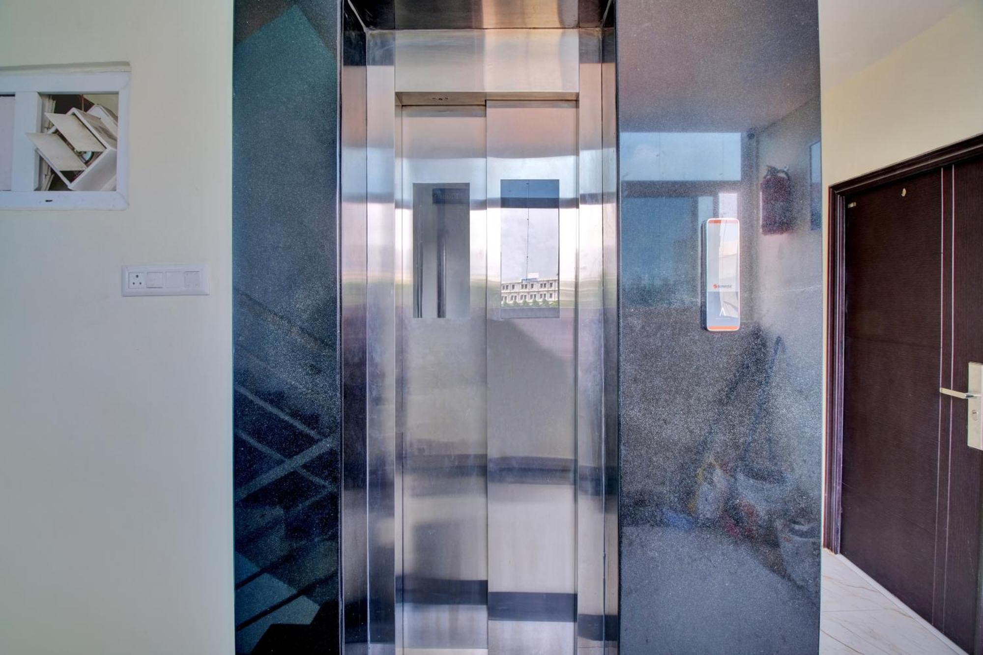 Collection O Hotel Mango Tree Khammam ภายนอก รูปภาพ
